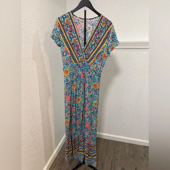 Floral V-Neck Maxi Dress - Picture 1 of 4